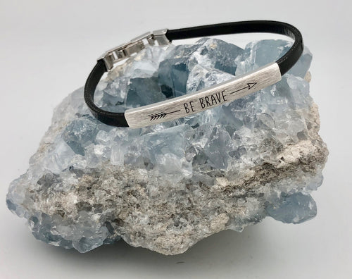White Gold Affirmation Arrow Bracelet - Be Brave